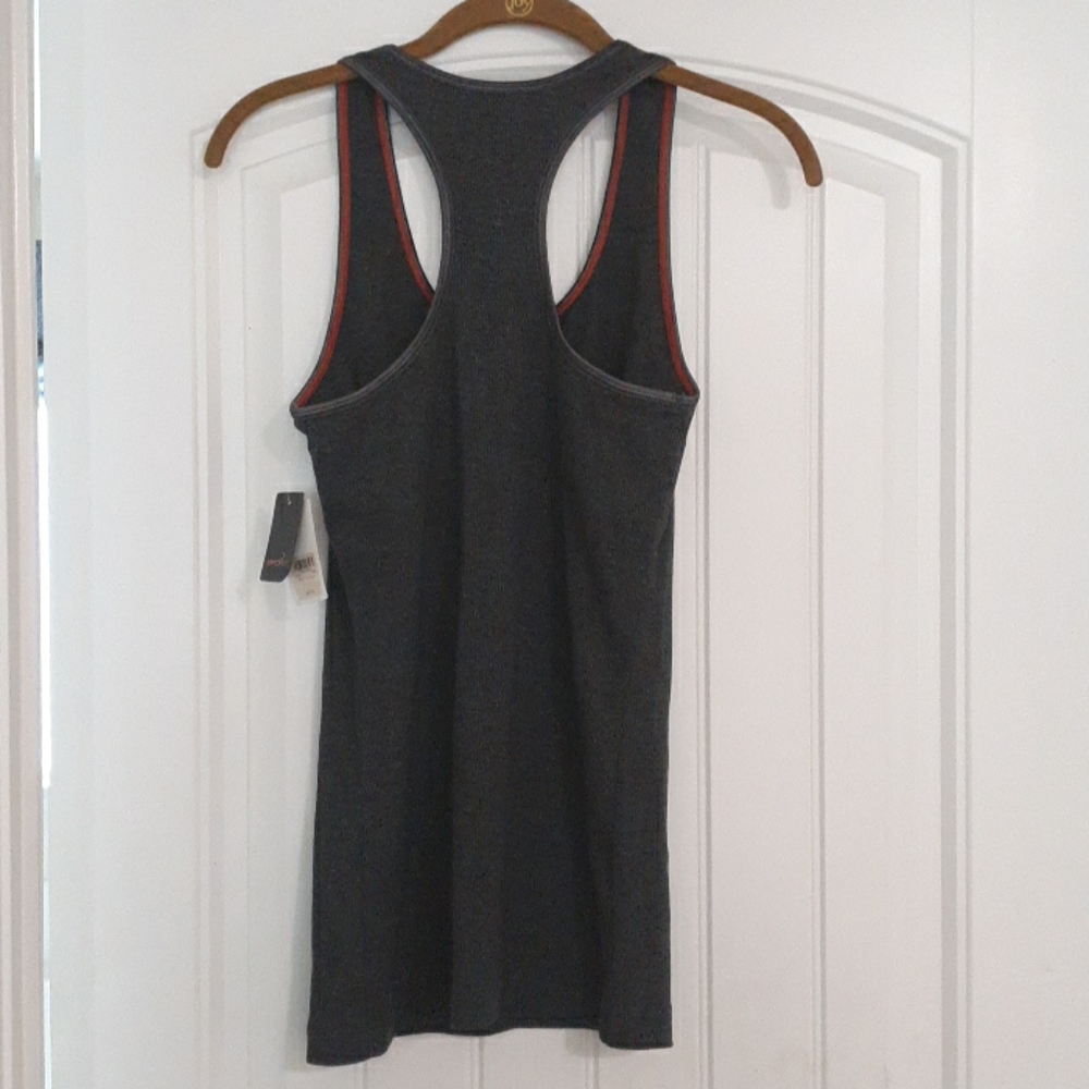 VS - Picture 2 of 3